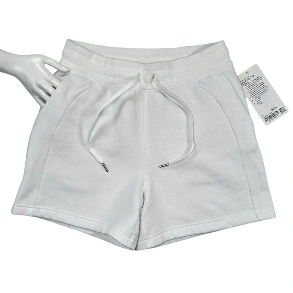 NWT Lululemon Scuba‎ High-Rise Short 5